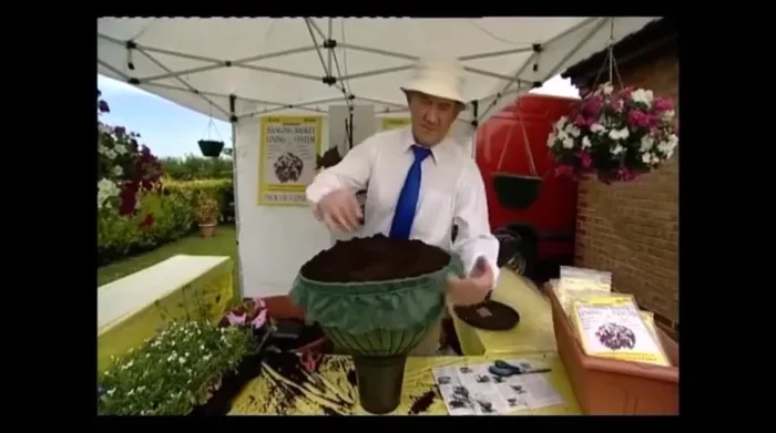 Place the second piece down the back of the basket.