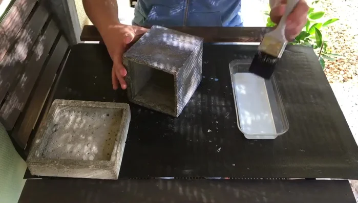 Add feet (optional).