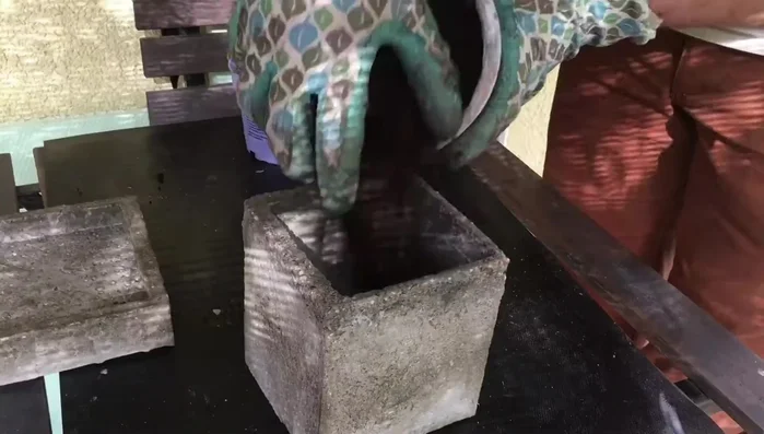 Add feet (optional).