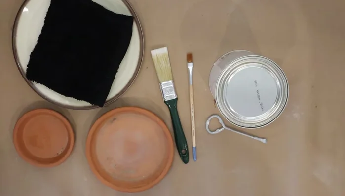 Prepare your workspace by laying down paper or newspaper to protect your surfaces from drips.