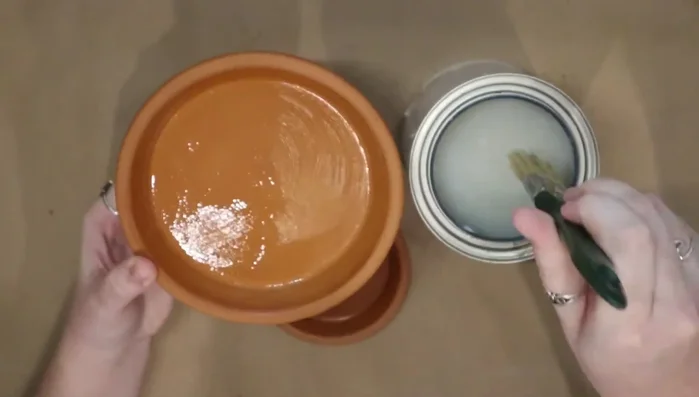 Apply a second coat of gloss, following the same steps as the first coat.
