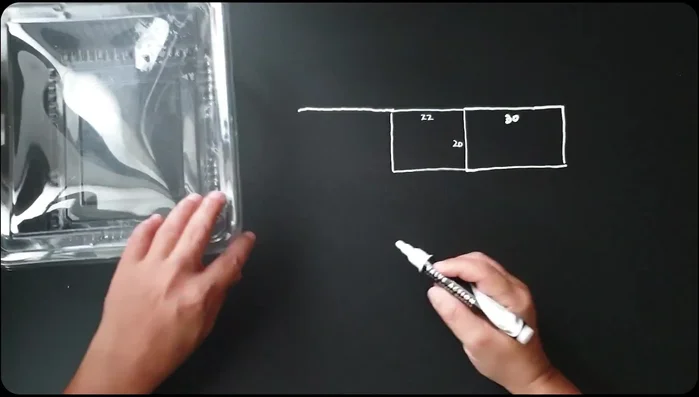 Cut out three pieces of felt (bottom and two sides).